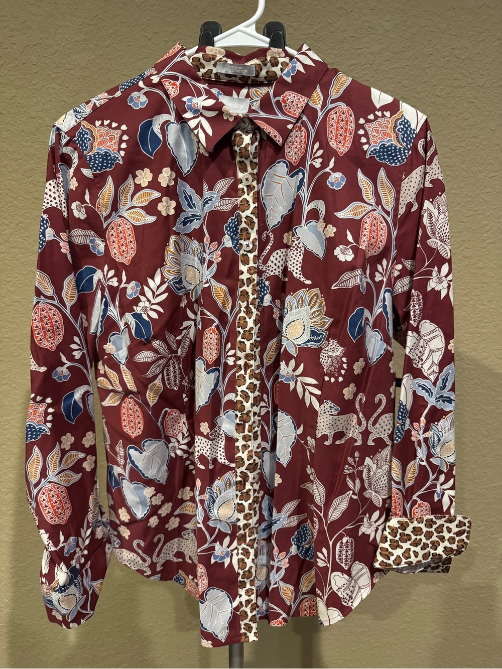 Chico's No Iron/ Chic Stretch Burgundy Floral/Animal Button-Down w Leopard Trim